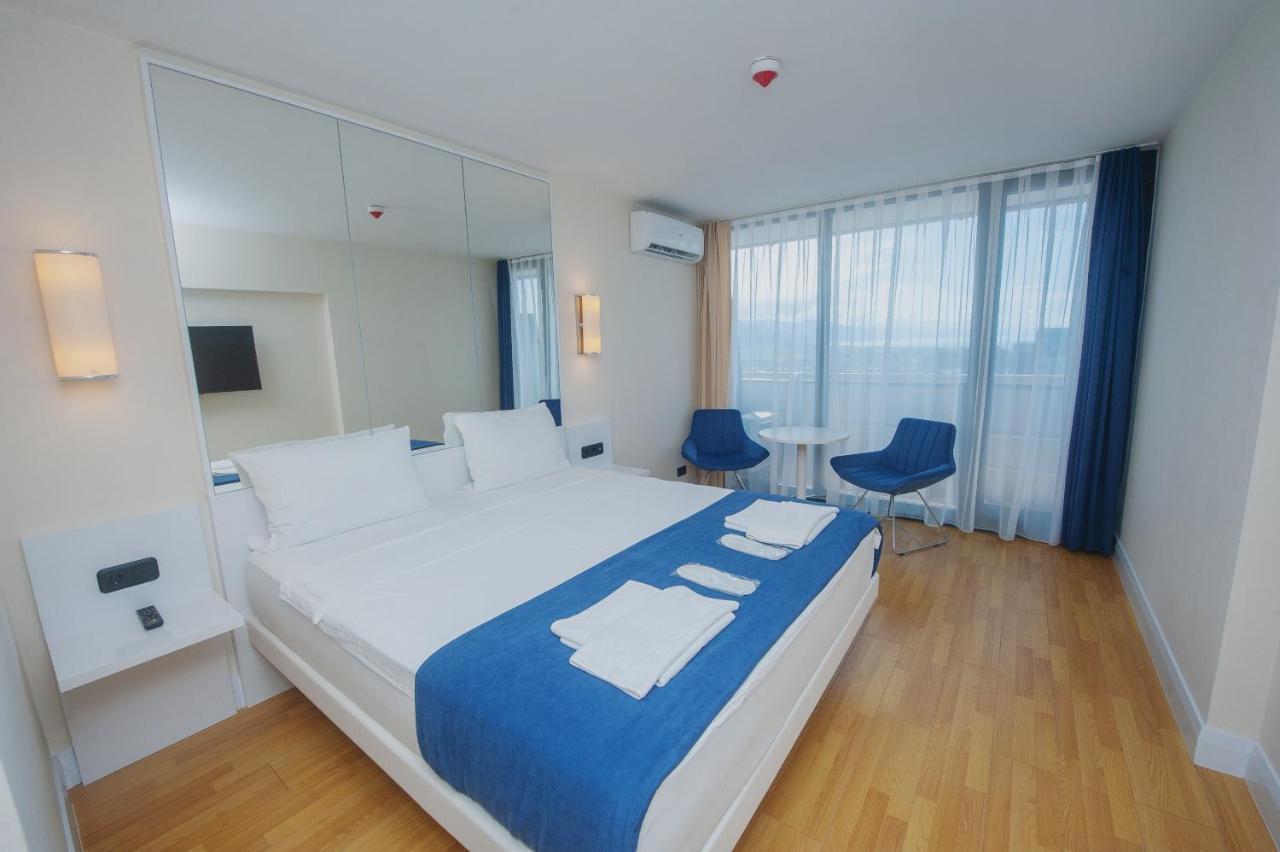 Orbi City Towers Batumi Exterior photo